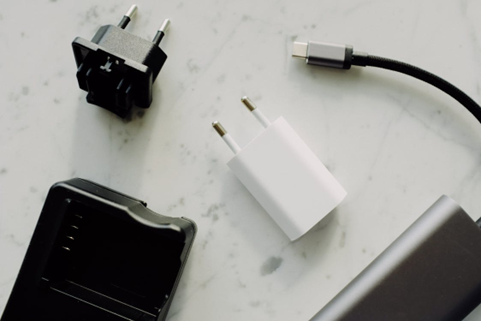 What Items Should You Take with You When Moving Abroad for Work? 